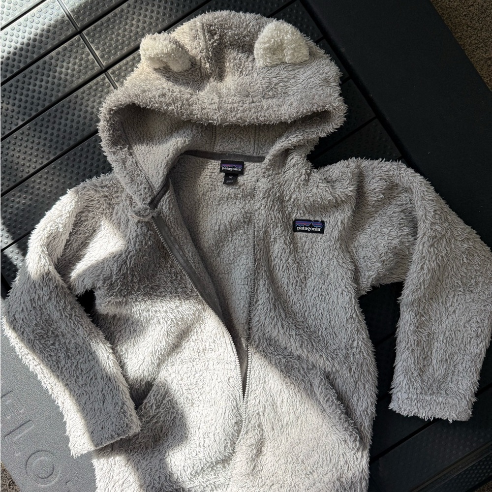 Patigonia Cozy Gray Fleece Kids Hoodie size 5T
